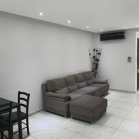 Immaculate 2-Bed Apartment In Larnaca